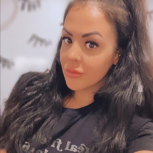 ✨❕Meet Your Posher❕✨ - Picture 2 of 3